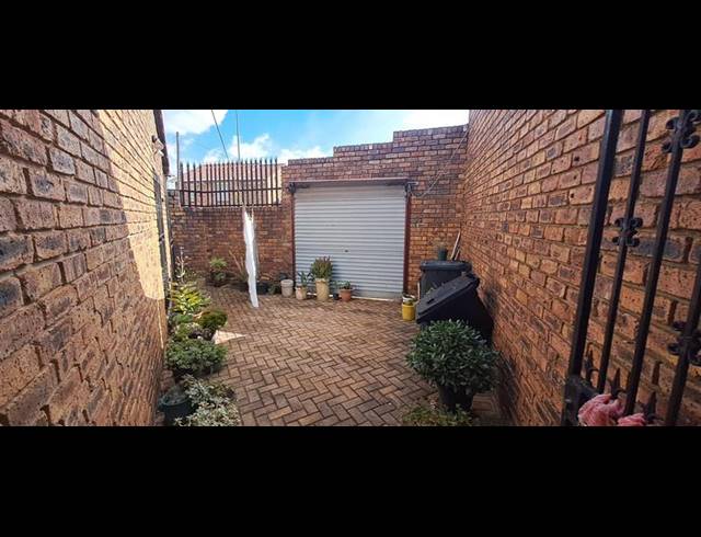 4 BEDROOM HOUSE FOR SALE IN REIGERPARK